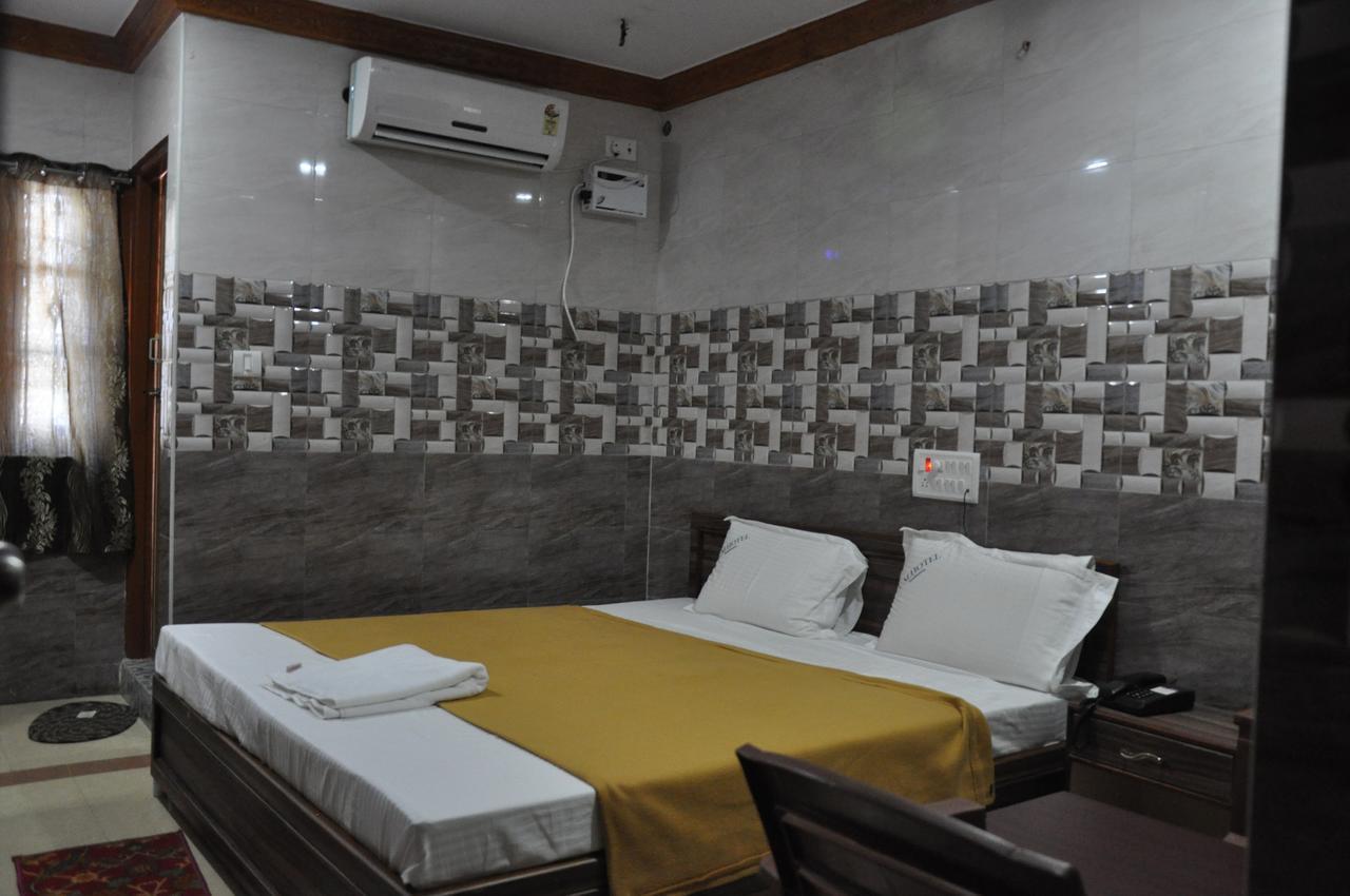 C.M. Hotel Pennagaram Exterior photo